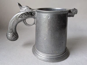 Tazza birra vintage Tankard Stein manico pistola peltro - Foto 1 di 5