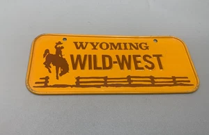 Vintage Wyoming State Wild West Tin Metal Cereal Premium Mini License Plate 5x2" - Picture 1 of 2