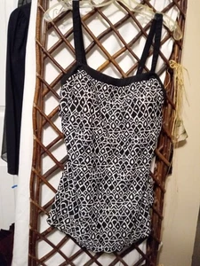 Rose Marie Reid womens Swim Suit White Black print Swimwear One piece 18W - Picture 1 of 2