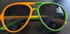 Modèle Chelada Sun Glasses Shades vert jaune Promo Gear logo
