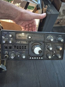 1 Yaesu FT101-ZD Ham radio transceiver for parts #KB98 - Picture 1 of 2
