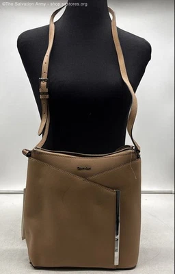 Bolsa tiracolo Calvin Klein feminina H8DE18BH rosa claro balé couro saffiano - Imagem 1 de 4