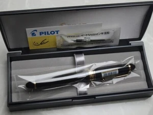 Pilot (NAMIKI) Japanese FP Custom 743 Black with converter / 14K / SFM-nib New! - Picture 1 of 8