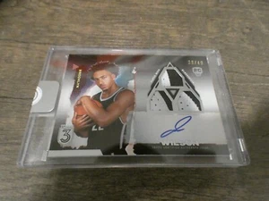 Parche automático de novato Jalen Wilson Topps Three Baloncesto 2023-24/49 RPA RC NBA - Imagen 1 de 5