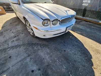 Parachoques delantero blanco Jaguar X 2001 2002 2003 2004 2005 2006 2007 2008 Foto 1 de 2