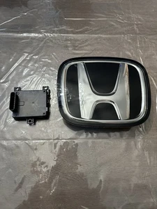 OEM | 2023-2024 CRV ADAPTIVE CRUISE DISTANCE RADAR SENSOR - Picture 1 of 2
