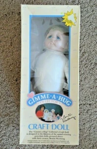 ¡NUEVO! Muñeca artesanal vintage Bonita Worthing "Gimme A Hug" 15” niño rubio en caja - Imagen 1 de 5