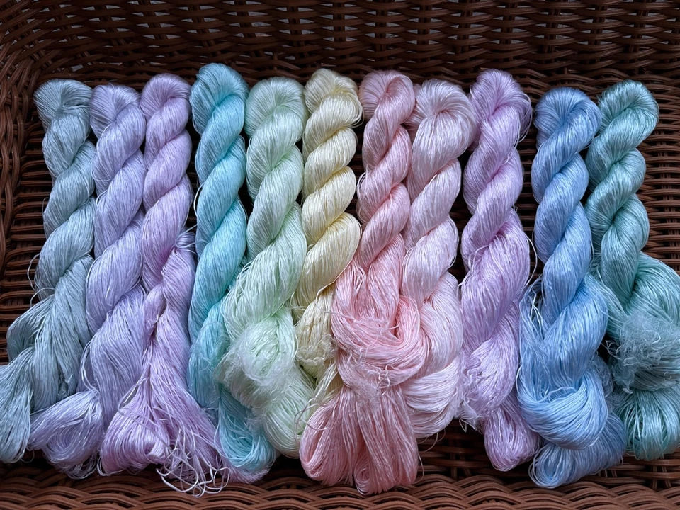 No split 100%mulberry silk,hand-dyed wrap velvet flowers Twistless silk thread - Image 1 of 1