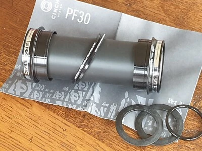 RaceFace Cinch PF30 Bottom Bracket 100mm x 30mm x 46mm Race Face Press Fit (NEW) - Image 1 of 4