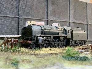OO gauge locomotive heavily rusted and weathered BR 2-10-0 9F class. Ref K4 - Picture 1 of 3