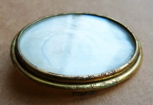Broche 19e siècle pomponne et nacre cadre pour peinture miniature mother pearl - Picture 1 of 3