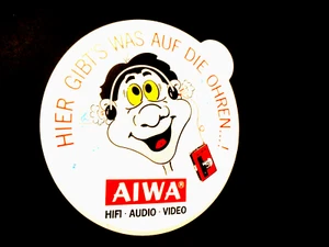 Adesivo / Sticker + Aiwa + Walkman MC + Giappone + vecchio adesivo - Foto 1 di 1