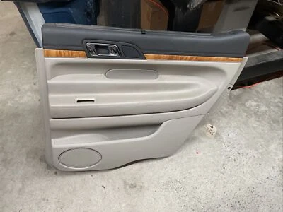 2010-2019 LLINCOLN MKT ЗАДНЯЯ ПРАВАЯ ВНУТРЕННЯЯ ОТДЕЛОЧНАЯ ПАНЕЛЬ ДВЕРИ  - Изображение 1 из 4