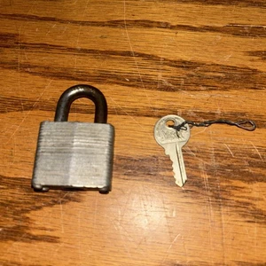 VINTAGE MASTER LOCK CO.  No. 3  PADLOCK WITH KEY No. 3960 - Picture 1 of 5