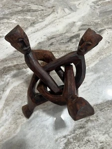 Vintage Afrikanische Holz handgeschnitzt 3 Mann Einheit Skulptur Verriegelung Kunst Pflanzenständer - Bild 1 von 19