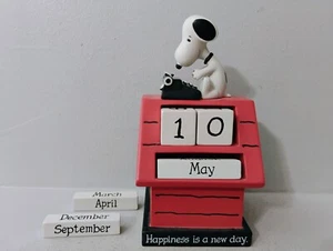 Hallmark Peanuts Snoopy Tippen auf Hundehütte Block ewiger Kalender - Bild 1 von 11