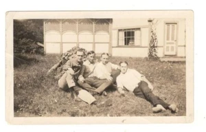 Foto de colección hombres grupo pose años 20 1930 arte encontrado SYB23 - Imagen 1 de 1