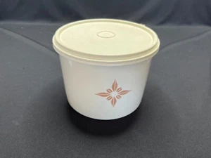 Tupperware - Round Cannister Storage Container - #264 - Almond Starburst - Picture 1 of 3
