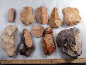 10 GRANDI STRUMENTI in selce del paleolitico inferiore (Acheuleano) - Foto 1 di 14