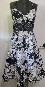 Vestido de sol halter diseño flor blanco y negro triángulos City. Talla 13. - Imagen 1 de 5