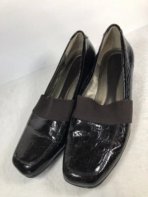 Womens Size 8 M Brown  ** NATURALIZER ** Leather Croc Pattern Comfort Shoes - Image 1 of 4