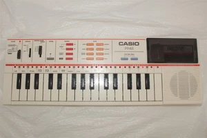 VINTAGE CASIO PT-82 WITH 2 ROMS WORKS! WITH BOX THAT IS IN POOR CONDITION - Picture 1 of 14