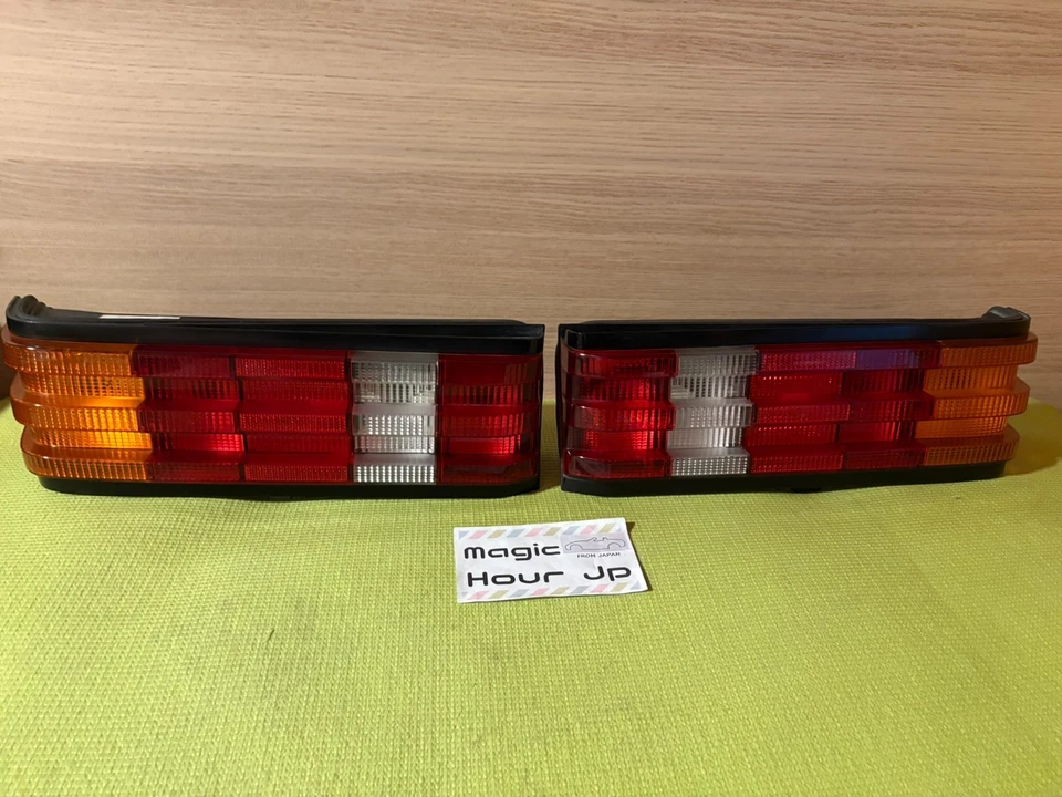 Mercedes Benz W201 190E 190D Cclass CCLASS genuine TAIL LIGHT SET M19 AMG L-46 Foto 1 de 4