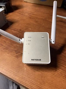 NETGEAR AC1200 Wi-Fi Range Extender (EX6120) - Picture 1 of 12