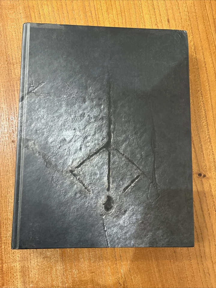 Bloodborne - Collector's Edition Strategy Guide (Hardcover, 2015) - Image 1 of 4