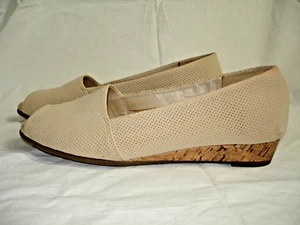 A2 Aerosoles Beige Summer Shoes Slip-On Comfort Cork Wedge Low Heels 9M EUC - Picture 1 of 6
