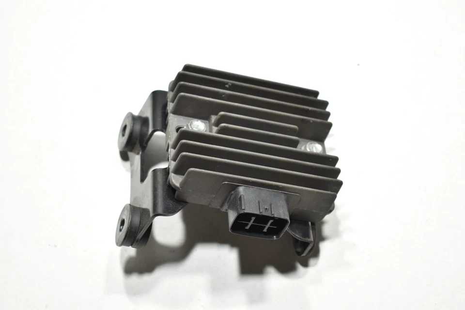 Regulador rectificador de voltaje Kawasaki Ninja 650 EX650R 2012-2016 FABRICANTE DE EQUIPOS ORIGINALES Foto 1 de 4