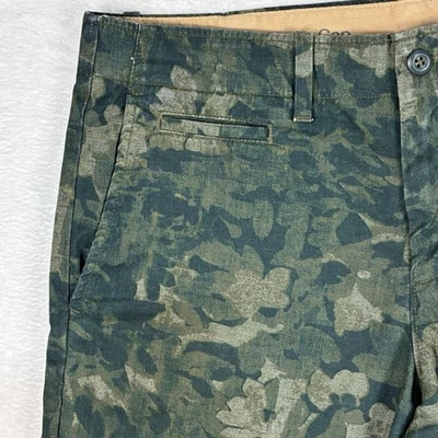 Bermudas chinas Gap 34 The Lived In Shorts para hombre Y2K verde floral camuflaje sarga preppy Foto 1 de 4