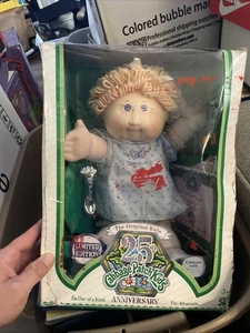 Cabbage Patch Kids Puppe 25th Anniversary Limited Edition Carvel, Box zeigt Gebrauchsspuren - Bild 1 von 4