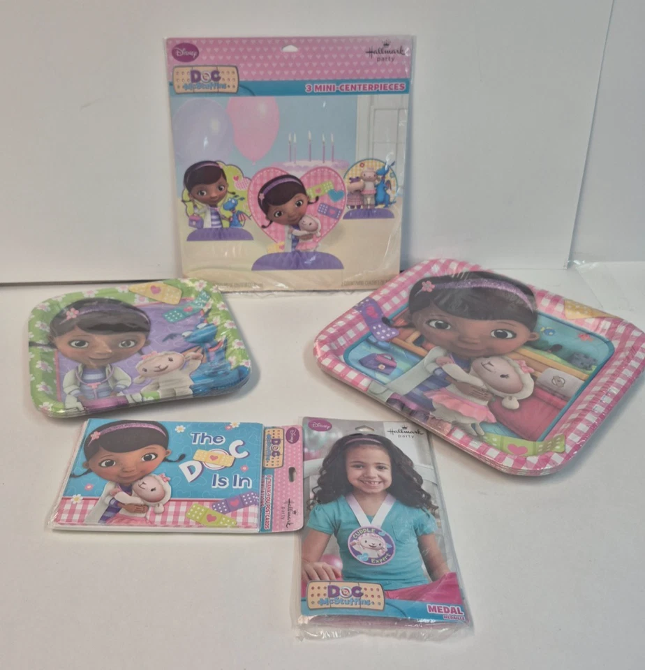 JUEGO DE SUMINISTROS DE FIESTA DISNEYS DOC MCSTUFFINS NUEVO Foto 1 de 4