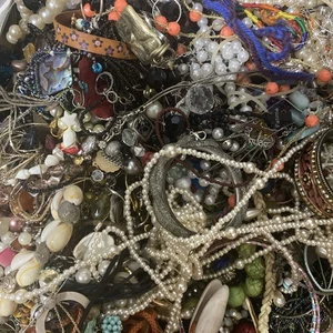 Junk Jewelry Lot For Crafting 5 Lbs - Picture 1 of 4