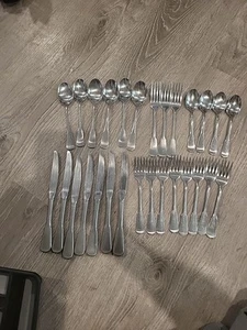 Oneida Heirloom Set di posate inox 28 pezzi nel modello "American Colonial". - Foto 1 di 6
