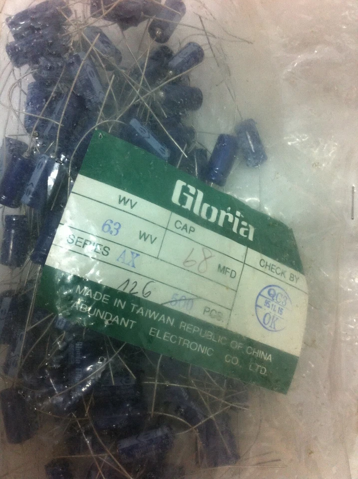 AX063M680 - Gloria - 126 piezas - Condensadores electrolíticos radiales 68uF 63V 85C 20% Foto 1 de 1