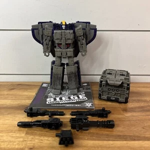 Transformers Astrotrain Complete Figure WFC Siege Leader Class Ships Fast! - Picture 1 of 5
