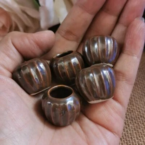 Dunkelbraun glasierte Keramik Dose Übertopf 5 Blumentöpfe Puppenhaus Miniatur Deko  - Bild 1 von 8