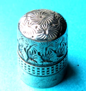 CHARLES HORNER DORCAS WAFFLE BAND PATTERN SEWING THIMBLE CIRCA 1910 - Picture 1 of 2