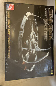 Star Trek Deep Space Nine Space Station 1/2500 Scale Model Kit Factory Sealed