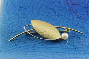 Bellissima spilla oro giallo con perla d'acqua dolce, design molto bello - Foto 1 di 6