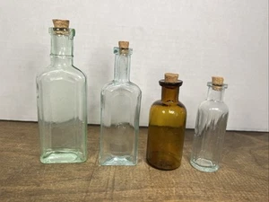 Botellas de vidrio antiguas/de colección boticario y extracto lote de 4 tamaños y estilos diferentes - Imagen 1 de 13
