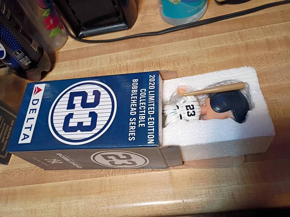Bobblehead Don Mattingly 2020 edición limitada NY Yankees Delta coleccionable 1 nuevo Foto 1 de 4