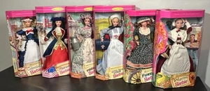 6 PC. AMERICAN STORIES BARBIE DOLL SET COLONIAL PATRIOT PIONEER ++ MATTEL NRFB - Imagen 1 de 10