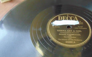 78RPM Decca Hoagy Carmichael - Gonna Get a Girl / The Feathery Feelin', VG- - Picture 1 of 4
