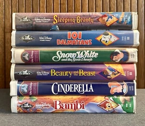 Posten 6 Vintage Disney Classic Original VHS Filme Schönheit, Schneewittchen, Bambi usw. - Bild 1 von 4