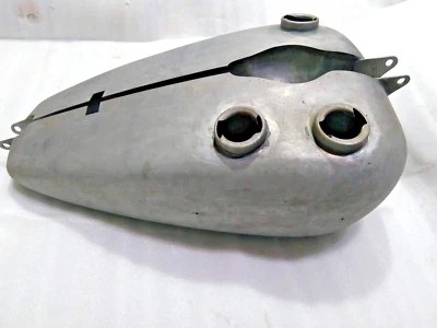 Jefe indio posguerra civil militar gasolina tanque combustible Foto 1 de 4