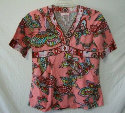 Camisa Médica Dental KOI Kathy Peterson S Rosa Mariposa Floral Retro Foto 1 de 4