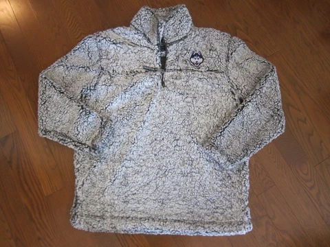 UCONN Huskies Sherpa Pullover - Size Large Cover